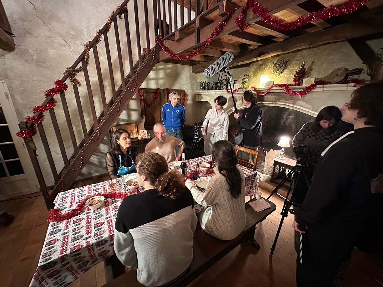 Équipe étudiante sur le plateau — formation Artisan du Cinéma